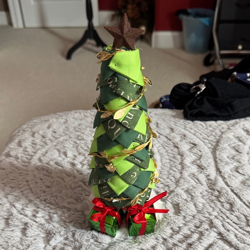 Festive Green Christmas Tree Decor